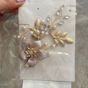 Wedding hair accessory clip